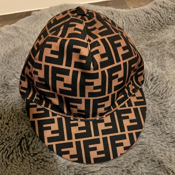 Authentic Fendi hat - Picture 1 of 3